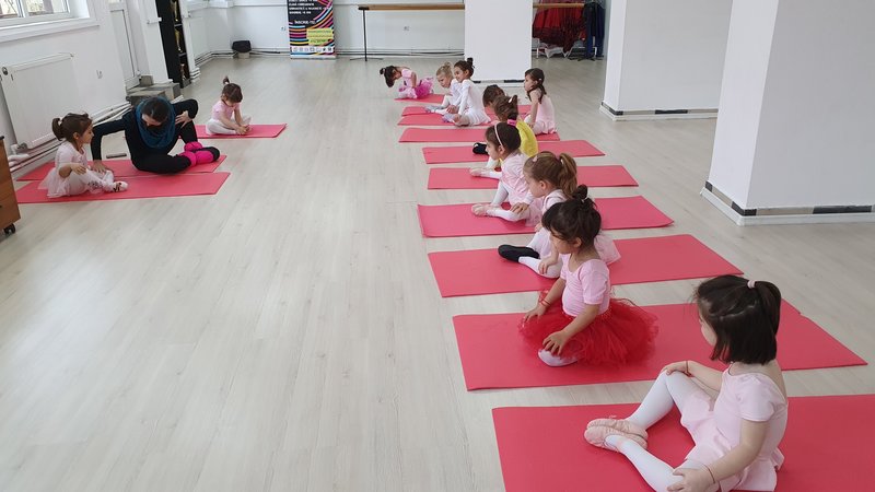 Scoala copiilor Minardo - Cursuri de dans si gimnastica